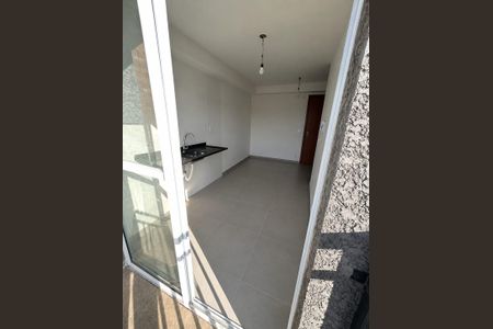 Cozinha de apartamento para alugar com 1 quarto, 26m² em Jardim Santa Lucrecia, São Paulo