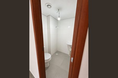Banheiro de apartamento para alugar com 1 quarto, 26m² em Jardim Santa Lucrecia, São Paulo