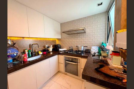 Apartamento à venda com 246m², 4 quartos e 3 vagasCozinha