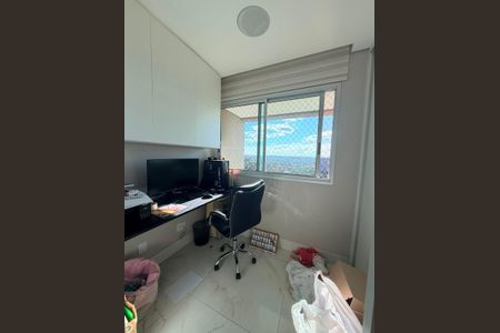 Apartamento à venda com 246m², 4 quartos e 3 vagasQuarto 3
