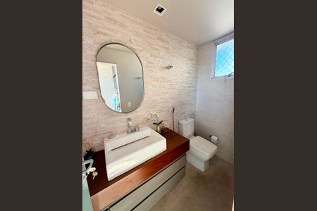 Apartamento à venda com 246m², 4 quartos e 3 vagasLavabo