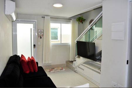 Casa de condomínio à venda com 89m², 2 quartos e 2 vagas Casa de condomínio à venda com 89m², 2 quartos e 2 vagasDetalhe - Sala e Sala de Jantar