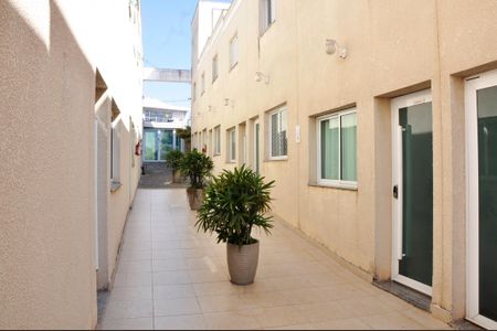 Casa de condomínio à venda com 89m², 2 quartos e 2 vagas Casa de condomínio à venda com 89m², 2 quartos e 2 vagasCondomínio - Corredor Externo