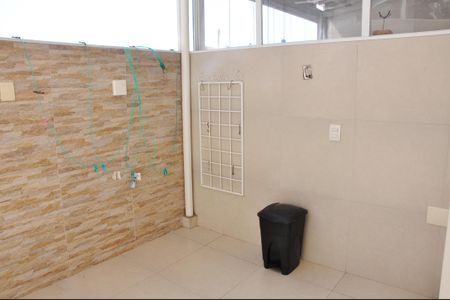 Casa de condomínio à venda com 89m², 2 quartos e 2 vagas Casa de condomínio à venda com 89m², 2 quartos e 2 vagasDetalhe - Quintal