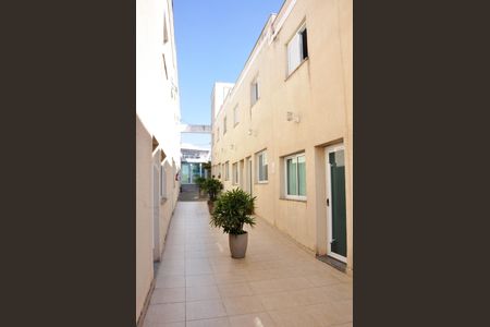 Casa de condomínio à venda com 89m², 2 quartos e 2 vagas Casa de condomínio à venda com 89m², 2 quartos e 2 vagasCondomínio - Corredor Externo