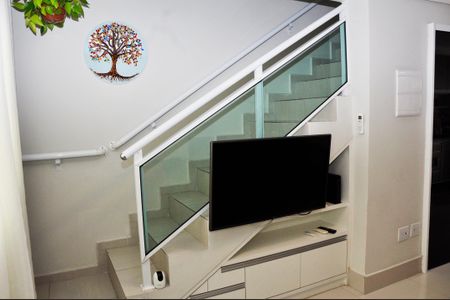 Casa de condomínio à venda com 89m², 2 quartos e 2 vagas Casa de condomínio à venda com 89m², 2 quartos e 2 vagasDetalhe - Escada Quartos
