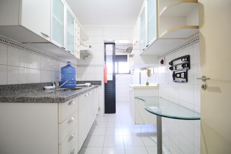 Apartamento para alugar com 70m², 2 quartos e 2 vagasCozinha