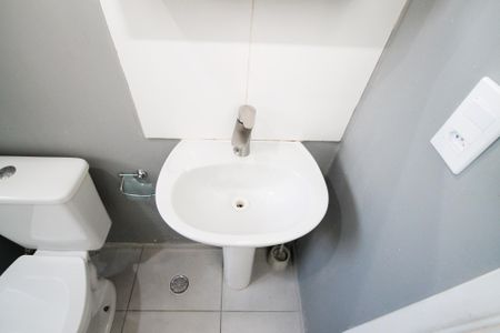 Apartamento para alugar com 47m², 2 quartos e 1 vaga Apartamento para alugar com 47m², 2 quartos e 1 vagaBanheiro