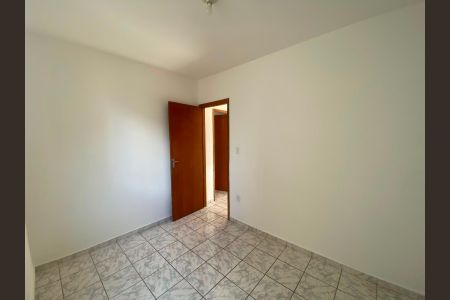 Quarto 3 de apartamento para alugar com 3 quartos, 42m² em Granjas Primavera (Justinópolis), Contagem