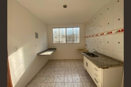 Cozinha de apartamento para alugar com 3 quartos, 42m² em Granjas Primavera (Justinópolis), Contagem