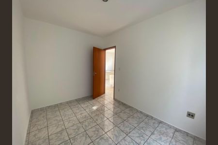 Quarto 2 de apartamento para alugar com 3 quartos, 42m² em Granjas Primavera (Justinópolis), Contagem