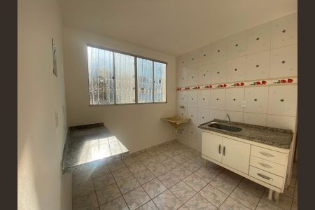 Cozinha de apartamento para alugar com 3 quartos, 42m² em Granjas Primavera (Justinópolis), Contagem