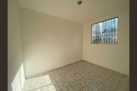 Sala de apartamento para alugar com 3 quartos, 42m² em Granjas Primavera (Justinópolis), Contagem