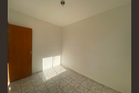 Quarto de apartamento para alugar com 3 quartos, 42m² em Granjas Primavera (Justinópolis), Contagem