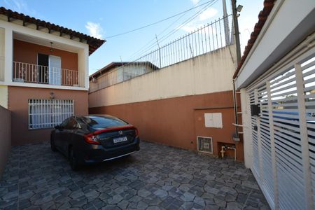 GARAGEM de casa à venda com 3 quartos, 250m² em Vila Polopoli, São Paulo
