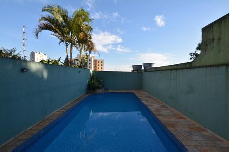 PISCINA de casa à venda com 3 quartos, 250m² em Vila Polopoli, São Paulo