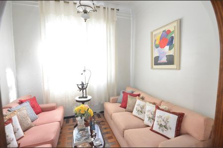 Casa à venda com 400m², 5 quartos e sem vaga Casa à venda com 400m², 5 quartos e sem vagaSala