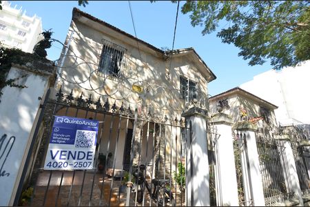 Casa à venda com 400m², 5 quartos e sem vaga Casa à venda com 400m², 5 quartos e sem vagaFachada