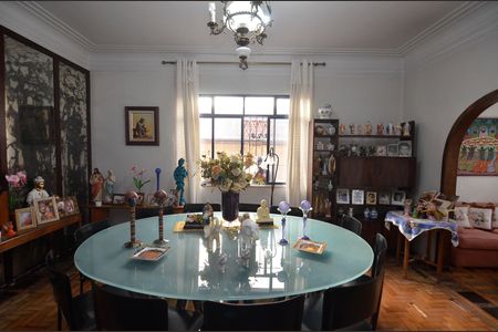 Casa à venda com 400m², 5 quartos e sem vaga Casa à venda com 400m², 5 quartos e sem vagaSala