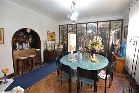 Casa à venda com 400m², 5 quartos e sem vaga Casa à venda com 400m², 5 quartos e sem vagaSala