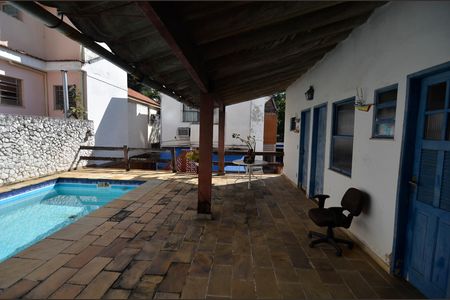 Casa à venda com 400m², 5 quartos e sem vaga Casa à venda com 400m², 5 quartos e sem vagaÁrea externa