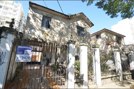 Casa à venda com 400m², 5 quartos e sem vaga Casa à venda com 400m², 5 quartos e sem vagaFachada