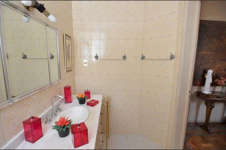 Casa à venda com 400m², 5 quartos e sem vaga Casa à venda com 400m², 5 quartos e sem vagaBanheiro 1