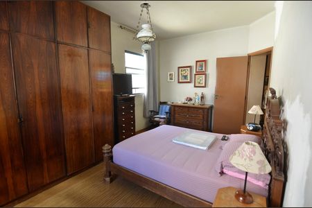 Casa à venda com 400m², 5 quartos e sem vaga Casa à venda com 400m², 5 quartos e sem vagaSuíte