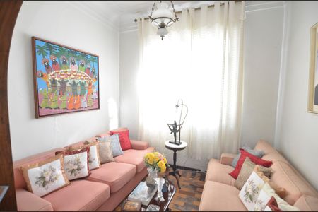 Casa à venda com 400m², 5 quartos e sem vaga Casa à venda com 400m², 5 quartos e sem vagaSala