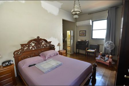 Casa à venda com 400m², 5 quartos e sem vaga Casa à venda com 400m², 5 quartos e sem vagaSuíte