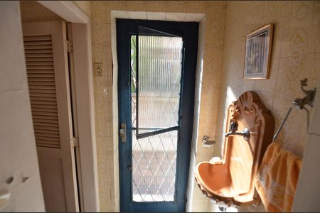 Lavabo de casa à venda com 5 quartos, 400m² em Grajaú, Rio de Janeiro