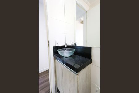 Banheiro de apartamento para alugar com 2 quartos, 46m² em Jardim das Palmas, São Paulo