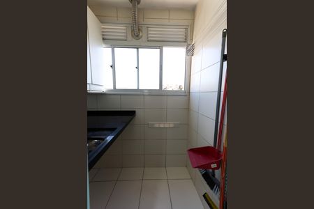 Área de Serviço de apartamento para alugar com 2 quartos, 46m² em Jardim das Palmas, São Paulo