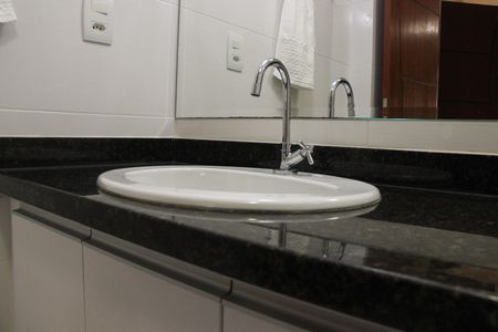 Banheiro da Suíte de apartamento para alugar com 2 quartos, 100m² em Braga, Cabo Frio