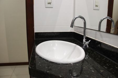 Apartamento para alugar com 100m², 2 quartos e 2 vagas Apartamento para alugar com 100m², 2 quartos e 2 vagasBanheiro Social