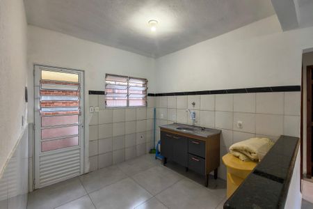 Cozinha de casa de condomínio para alugar com 2 quartos, 50m² em Vila Assuncao, Praia Grande