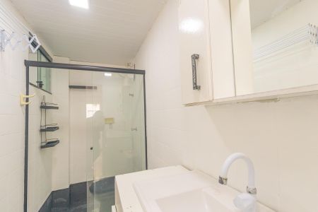 Banheiro de apartamento à venda com 1 quarto, 34m² em Centro, Canoas