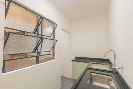 Cozinha de apartamento à venda com 1 quarto, 34m² em Centro, Canoas