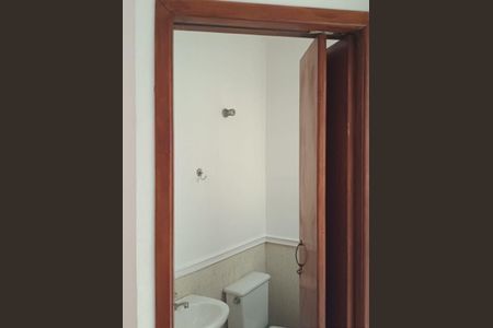 Casa para alugar com 240m², 3 quartos e 3 vagas Casa para alugar com 240m², 3 quartos e 3 vagasBanheiro