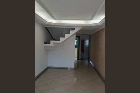 Casa para alugar com 240m², 3 quartos e 3 vagas Casa para alugar com 240m², 3 quartos e 3 vagasSala