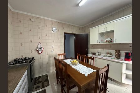 Casa à venda com 295m², 5 quartos e 2 vagas Casa à venda com 295m², 5 quartos e 2 vagasCozinha
