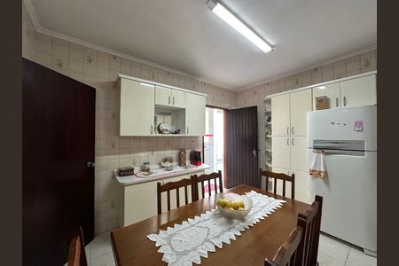 Casa à venda com 295m², 5 quartos e 2 vagas Casa à venda com 295m², 5 quartos e 2 vagasCozinha
