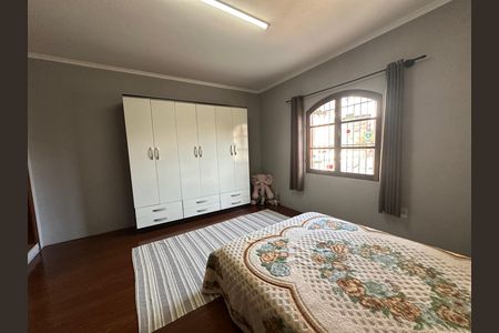 Casa à venda com 295m², 5 quartos e 2 vagas Casa à venda com 295m², 5 quartos e 2 vagasSuíte 2