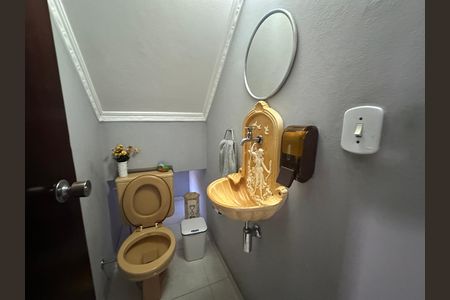 Casa à venda com 295m², 5 quartos e 2 vagas Casa à venda com 295m², 5 quartos e 2 vagasLavabo