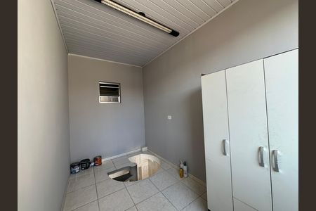 Casa à venda com 295m², 5 quartos e 2 vagas Casa à venda com 295m², 5 quartos e 2 vagasAteliê