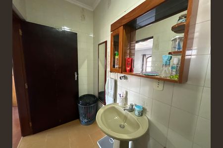 Casa à venda com 295m², 5 quartos e 2 vagas Casa à venda com 295m², 5 quartos e 2 vagasBanheiro da Suíte 2