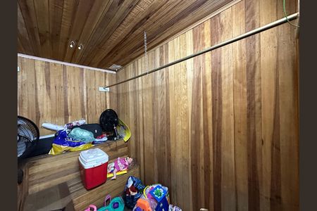 Casa à venda com 295m², 5 quartos e 2 vagas Casa à venda com 295m², 5 quartos e 2 vagasSaúna
