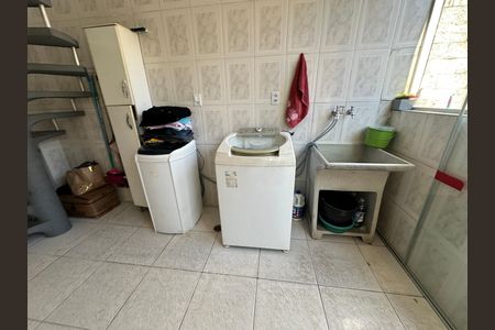 Área de Serviço de casa à venda com 5 quartos, 295m² em Jardim Silveira, Barueri
