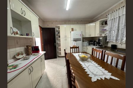 Casa à venda com 295m², 5 quartos e 2 vagas Casa à venda com 295m², 5 quartos e 2 vagasCozinha