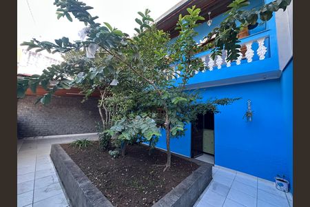 Casa à venda com 295m², 5 quartos e 2 vagas Casa à venda com 295m², 5 quartos e 2 vagasQuintal
